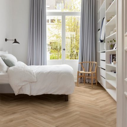 Кварц винил SIERRA OAK 58847 Moduleo Lay Red Herringbone