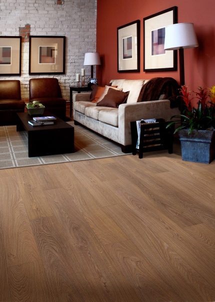 Ламинат Woodstock Дуб шервуд тобакко NL 1292 x 194 Tarkett