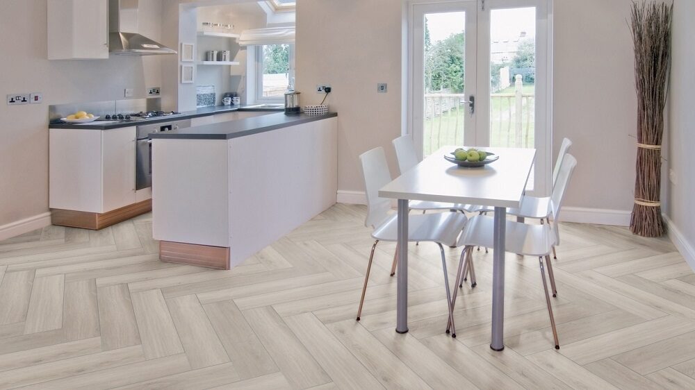 laminat_kronotex_herringbone_3773_serebryanyy_dub3.jpg