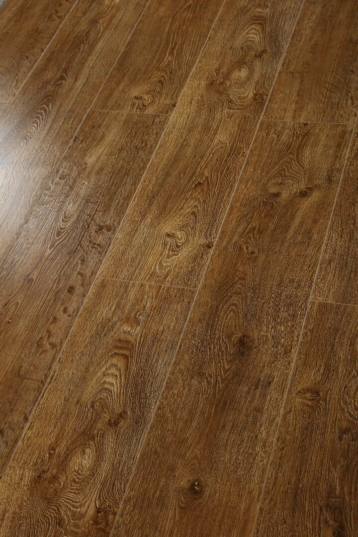 laminat_westerhof_super_step_dub_baston_9219.jpg